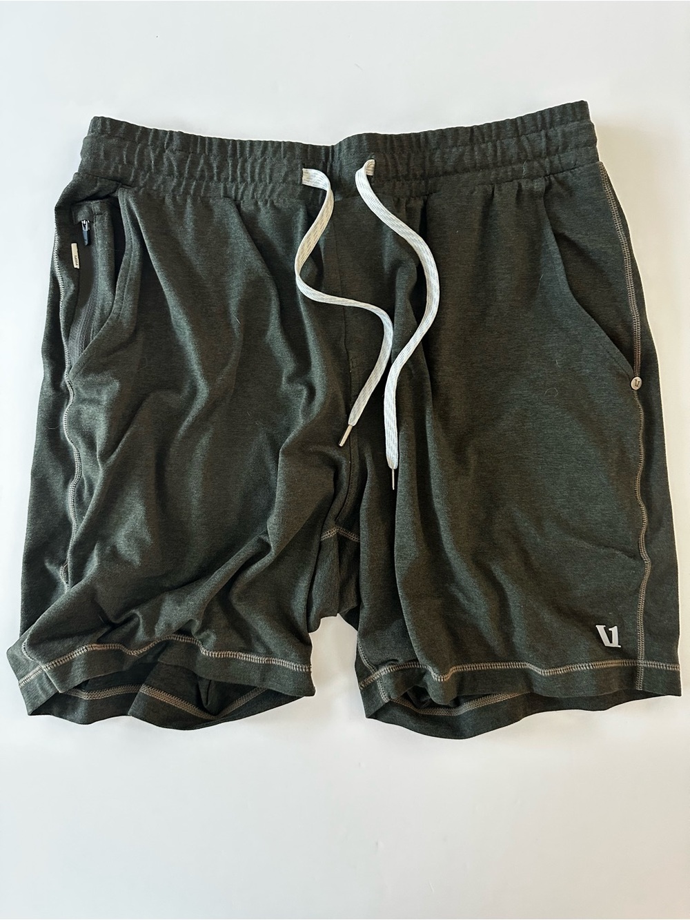 Vuori Men's Ponto Performance Shorts DreamKnit Fabric Size Small Dark Green